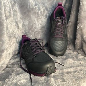 Women’s 8.5 TIMBERLAND slip resistant shoes